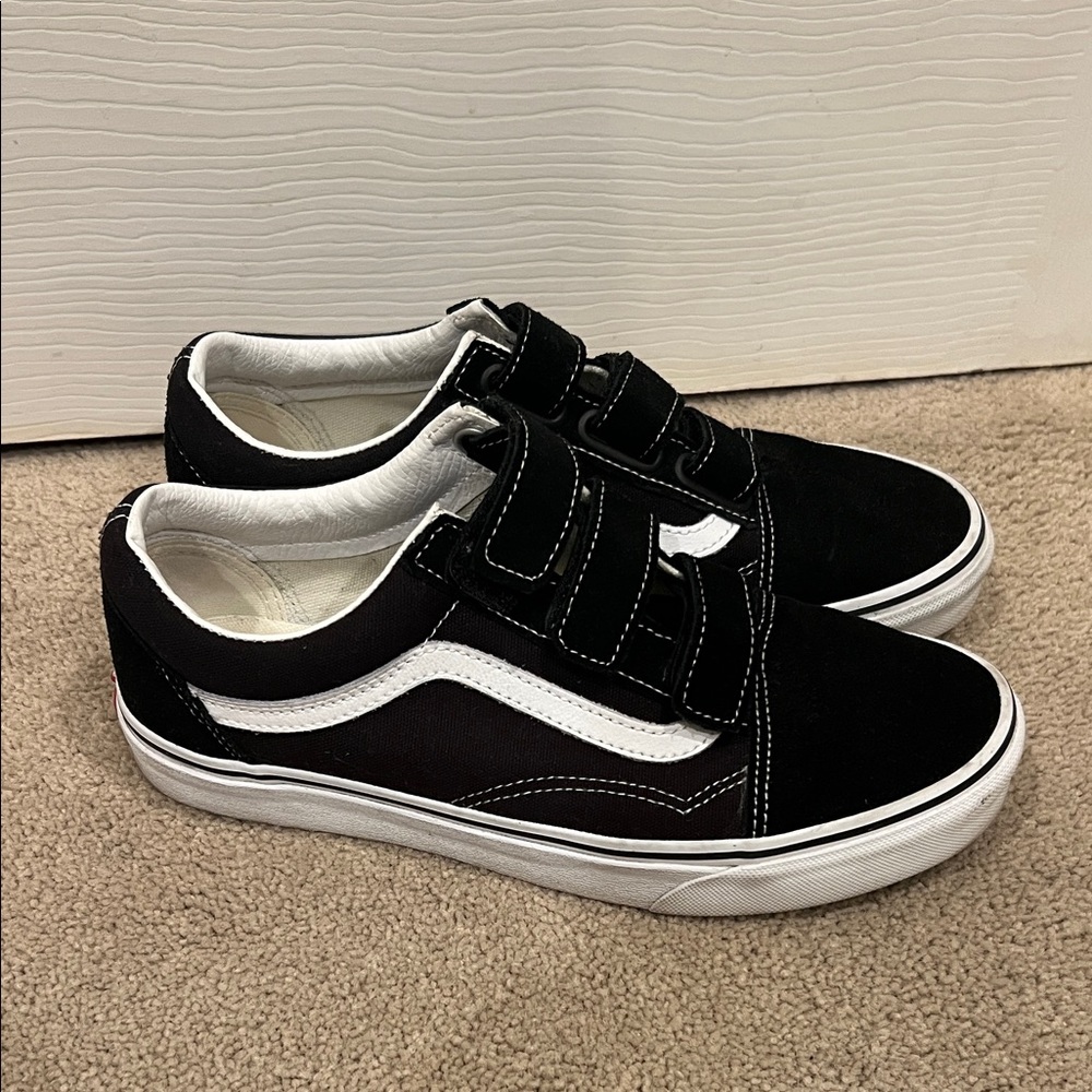 Old Skool Vans Black and White Velcro Sneakers